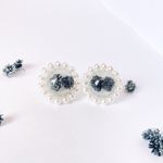 モノクロで可愛い♡黒のかすみ草ピアス