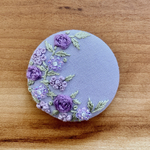 ビーズ刺繍くるみボタン（ヘアゴム/ブローチ）