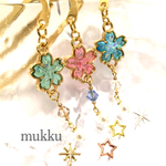 《お気に入り1000突破 感謝価格》   桜の花舞うブックマーカー《グリーン》♡ レジン ブックマーカー しおり
