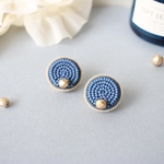 ビーズ刺繍＊まんまるスモーキーblueピアス