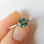 1カラット モアサナイト  濃い ブルー グリーン リング  指輪
