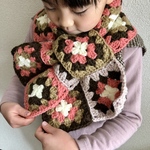 グラニースクエアのキッズマフラー　ピンク×ブラウン系