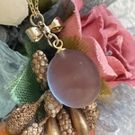 【フロスト加工】夜桜の雫（変色ガラス）のリボンチャームネックレス　