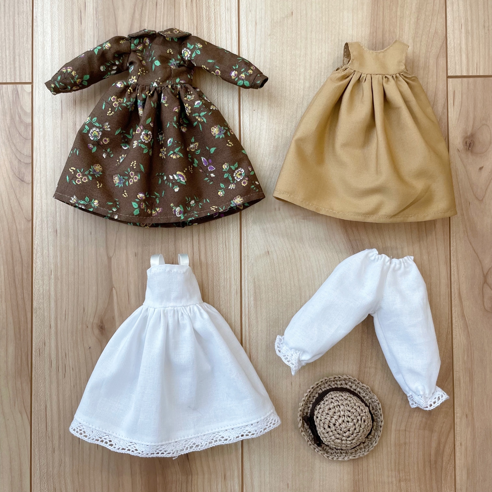 アンティーク赤い服のワンちゃん BABY THE STARS SHINE BRIGHT 赤ずきんコートワンピース