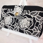Y様ご依頼品　薔薇の刺繍の長財布