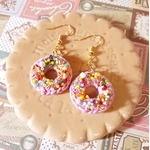 カラフルドーナツのピアス ピンク (イヤリングに変更可)