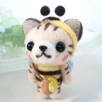 【k様ご予約品】ミツバチ茶トラ猫まちゃんストラップ 