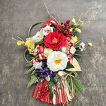 No.wreath-15412★迎春しめ縄リース(お正月リース)   21-(7)   紅白カメリア&干支凧　60x30cm・アートフラワー/造花リース/大型リース/壁掛け