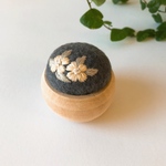 wood boolピンクッション　