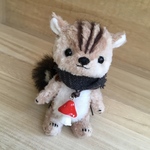 ハンドメイド　モフモフしっぽのチビリスちゃん🐿テディベア風リスぬいぐるみストラップ&バッグチャーム加工可能