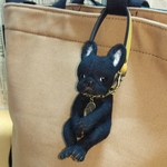 「 r 様オーダー品」羊毛フェルトのフレブルちゃんバックチャ－ム