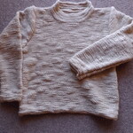 サンドベージュのプルオーバー