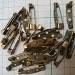 【再入荷！】20mm*３０個セット*ブローチピン*コサージュ ピン*副資材*パーツ*安全ピン*アンティークゴールドカラー(金古美)