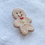アイシングクッキー風刺繍ブローチ(白)