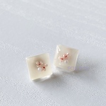 -ivory tile- 小粒ピアス/イヤリング