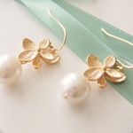16KGP｜sumire＆pearl｜サージカルステンレス ピアス SUS316L 金属アレルギー対応 ゴールド スミレ フラワー 花 パール プレゼント ギフト 結婚式 14kgf変更 送料無料