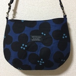 【再販】サコッシュ 北欧柄 ネイビーフラワー
