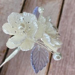 白い山茶花のかんざし　ホワイト
