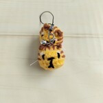 ストラップ　トラ　鈴