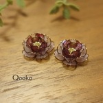 ラナンキュラスのピアス【ホワイト＆ブロンズ】
