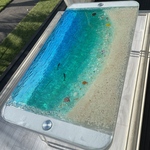 新色　折りたたみガラステーブル エメラルドブルームーンビーチ  波打ち際のシェル達 砂浜