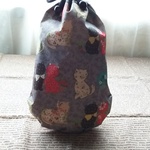 ◆◇送料無料♪まぁるい巾着♪防水ナイロン生地♪猫シルエット柄♪グレー色♪大◇◆    