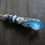 ［アラベスクのメイス(凍る空) ] クリスタル煌めく魔結晶と蜻蛉玉💎 魔法の打撃武器モチーフの簪❄️