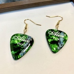 ギターピックピアス