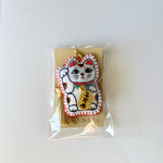 2022年「金運招き猫（赤）」刺繍マスコットチャーム★彡