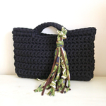 黒  横長 裂布バッグ