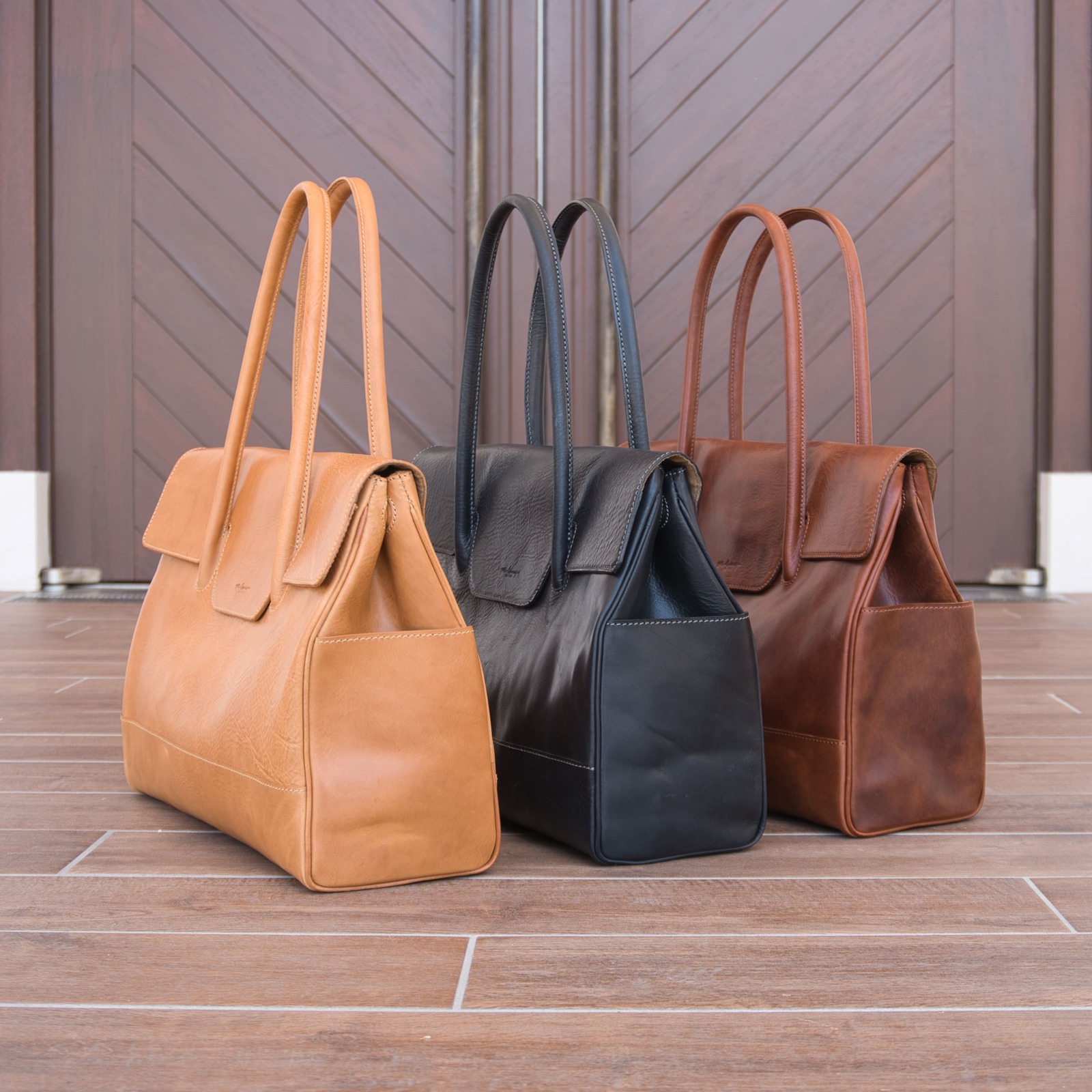 日本製] フラップトートバッグ ブラック 最高級イタリアンレザー A4