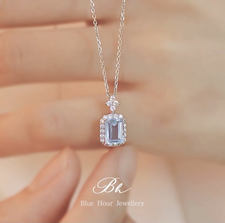 香水瓶 ブルートパーズ ミニマル ネックレス シルバー925 パフュームボトル 大人かわいい 大人可愛い シンプル 青色