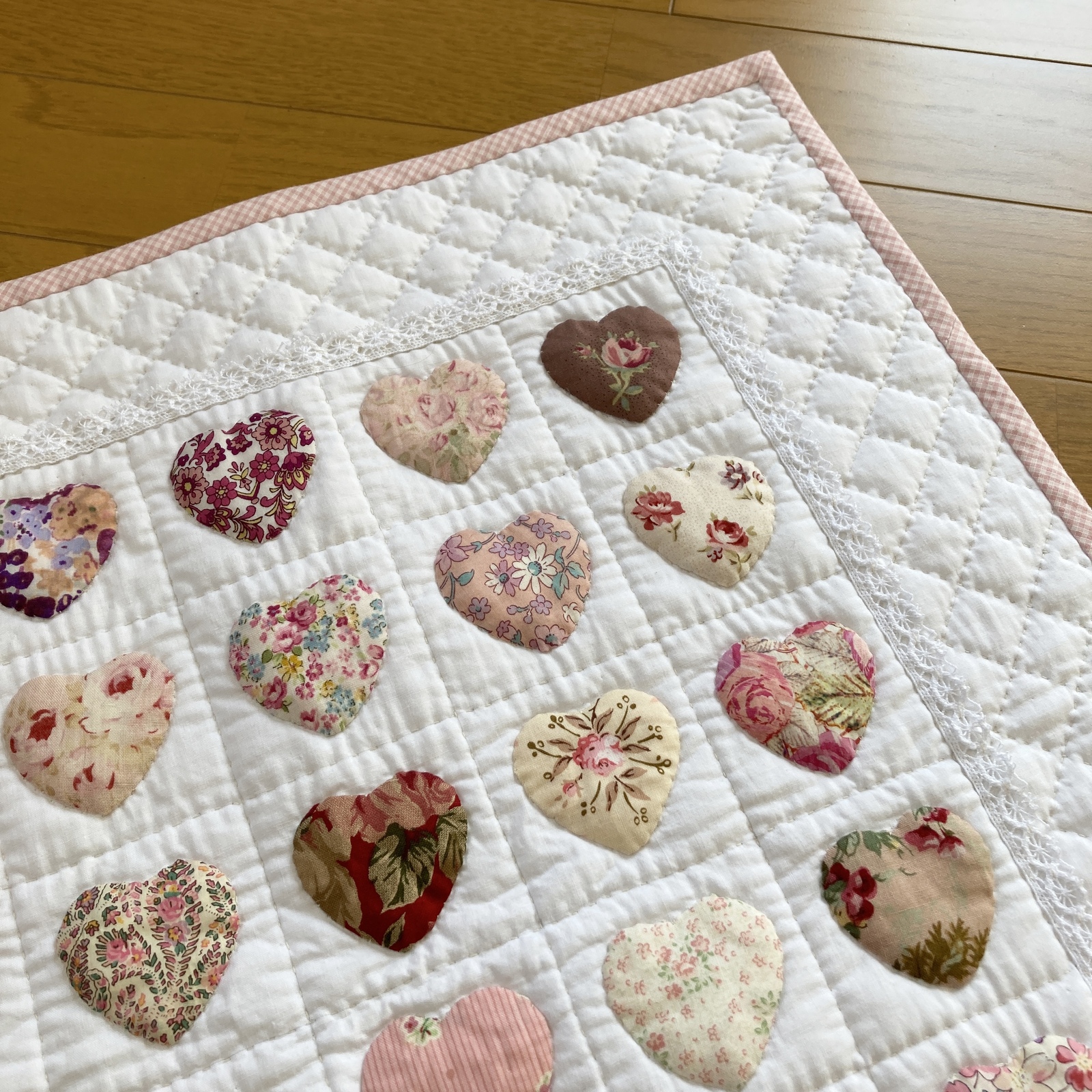 リバティ パッチワーク タペストリー ハートコレクション❤︎ 064 ハートのパッチワークタペストリー パッチワークキルト