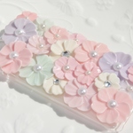 oiiwaginaさま専用ご購入ページ花束のようなお花のスマホケース　