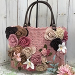 バラのトートバッグ（ピンク）★レース編み　ファスナー口　手編み　バラ　薔薇　エミーグランデ　