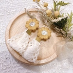 <再販>『刺繍花とタッセルのイヤリング』ベージュ×ホワイト