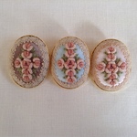 刺繍ブローチ　クロスローズ