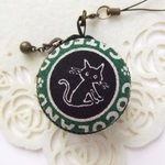 猫/黒＆グリーン3/マカロンコインケース(マカロンポーチ)ストラップ付
