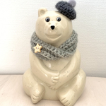 しろくま貯金箱　冬のお出掛けセット　＊ブラックのぽんぽんベレー帽&ブルーグレーのマフラー＊