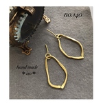 真鍮・槌目リーフスタッドピアス/イヤリング