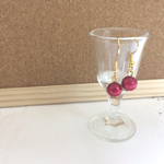 赤いコットンパールのピアス