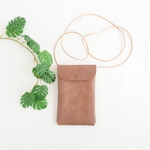 1点限り！本革 ギボシ スマホポーチショルダー斜め掛けタイプ サコッシュ 縦型  茶系 ①Phone Leather Pouch Bag