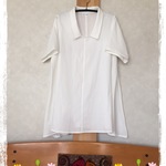 裾が三角！？たっぷりフレアのシャツチュニック半袖(オフしろ)