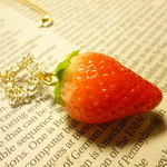 *ネックレス(丸ごといちご×レース)*50センチチェーン*