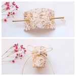 2wayタイプ　くすみ　ピンク　ゴールド　白　ホワイト　花柄　　刺繍リボン　マジェステ　ヘアカフス　かんざし　髪飾り　リボンラップ　ラップポニー　インド刺繍