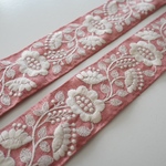 【1mカット済み】シルク　刺繍リボン 【ピンク】
