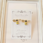 蜂ピアス