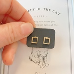 四角枠ピアス