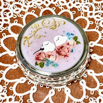 シマエナガと薔薇の花のピルケース(円形)