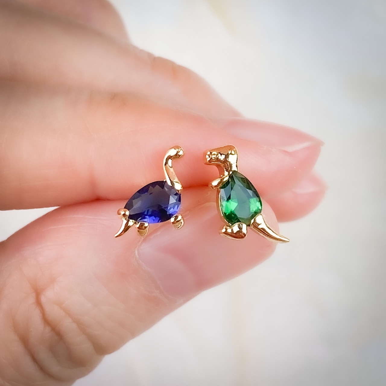 可愛い◎【BaubleBar】パイナップルとスイカのピアスセット パイナップルとスイカのおもしろアシンメトリーフルーツピアス